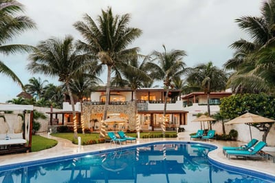 Puerto Morelos,Villa Corona