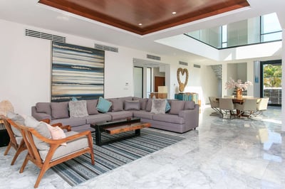 Luxury Villa Photo #11