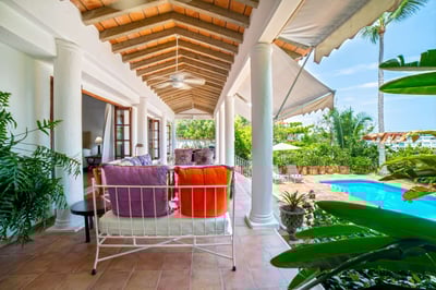 Luxury Villa Photo #6