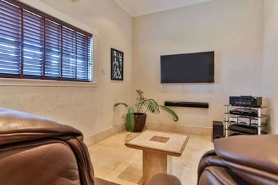 Luxury Villa Photo #23