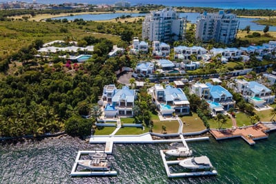 Luxury Villa Photo #39