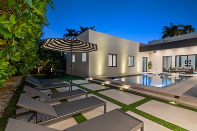 Luxury Villa Photo #2