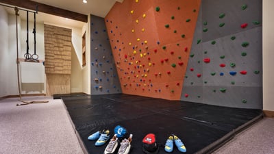 Climbing wall