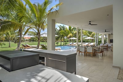 Luxury Villa Photo #4