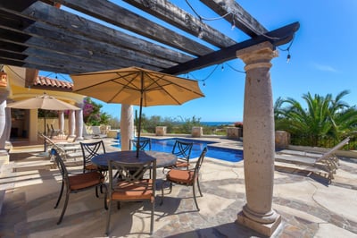 Luxury Villa Photo #10