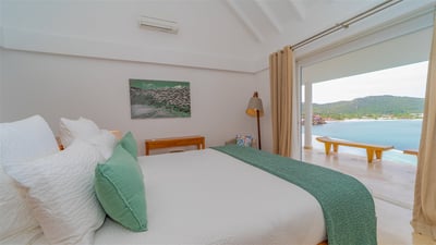 Luxury Villa Photo #42
