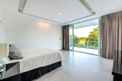 Luxury Villa Photo #55