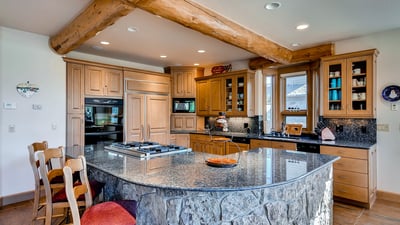 Gourmet kitchen