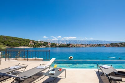 Luxury Villa Photo #23