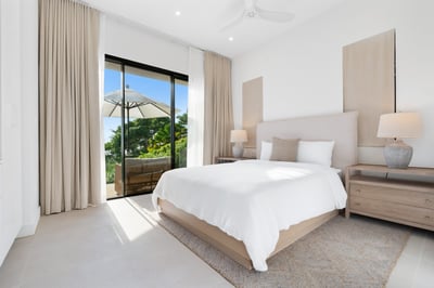 Luxury Villa Photo #22