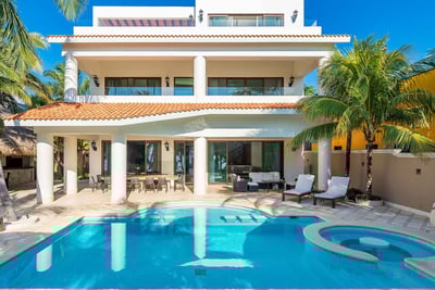 Luxury Villa Photo #8
