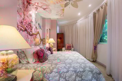 Luxury Villa Photo #29