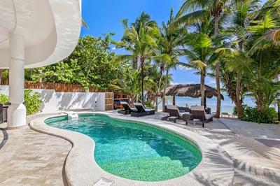 Luxury Villa Photo #9