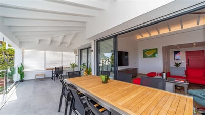 Kitchen & Dining Area
