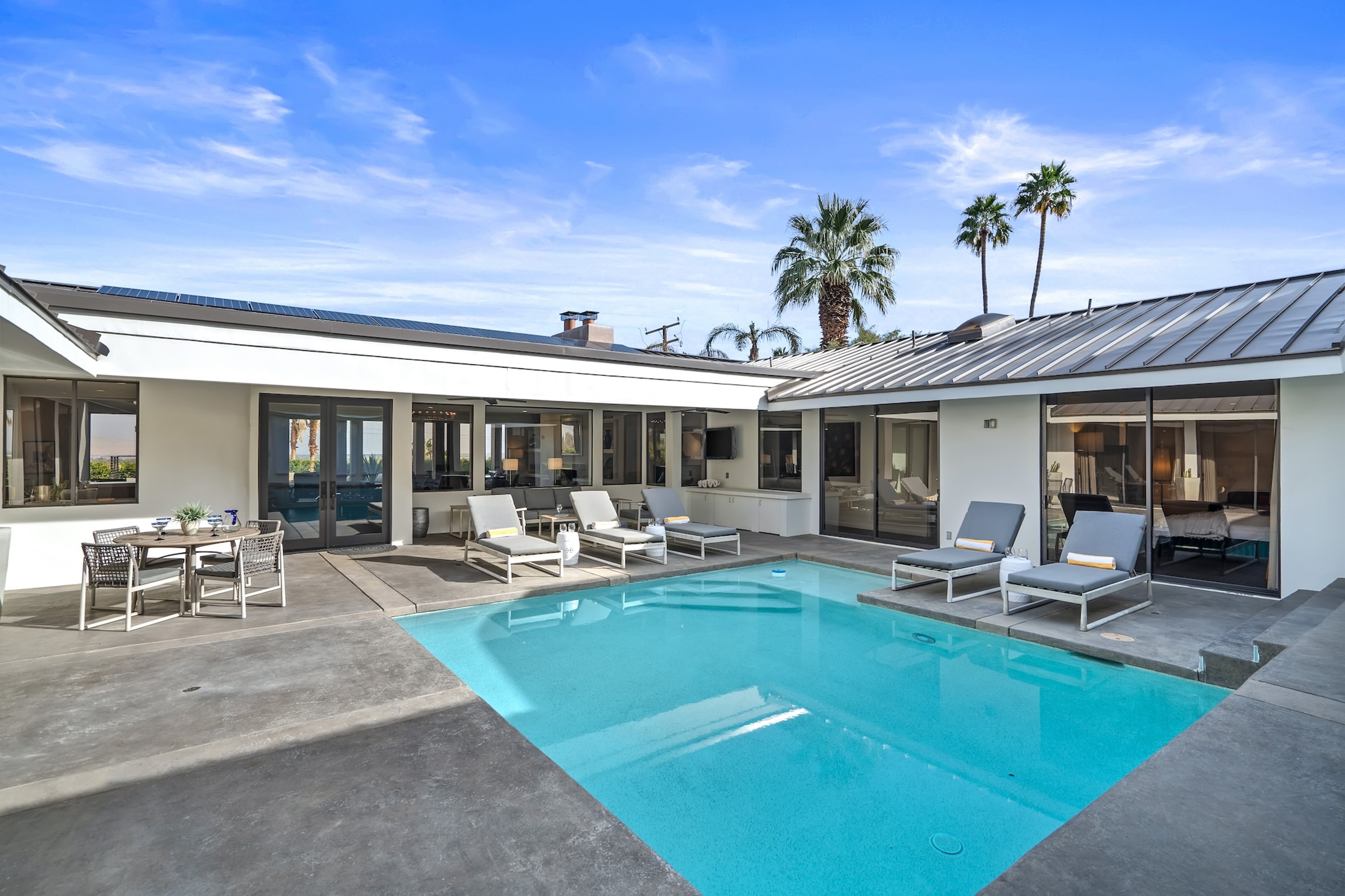 Palm Springs Confidential - 3