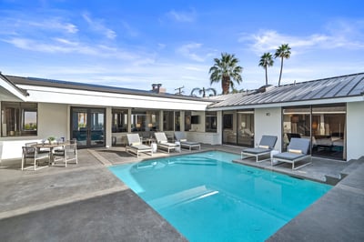 Luxury Villa Photo #3