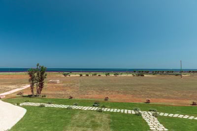 Luxury Villa Photo #3
