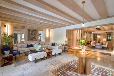 Luxury Villa Photo #13