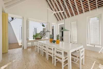Luxury Villa Photo #23