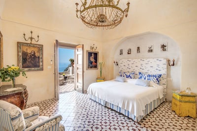 Luxury Villa Photo #38