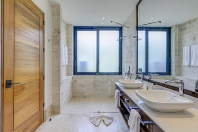 Luxury Villa Photo #19