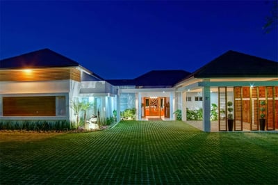 Luxury Villa Photo #13