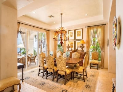 Luxury Villa Photo #16
