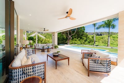 Luxury Villa Photo #6
