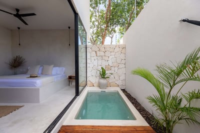 Luxury Villa Photo #20
