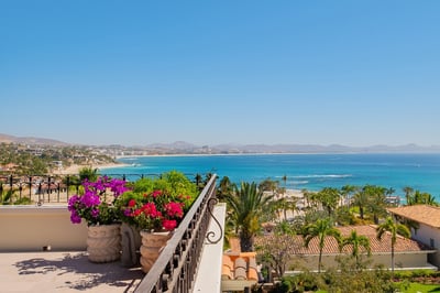 Luxury Villa Photo #16