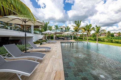 Luxury Villa Photo #6