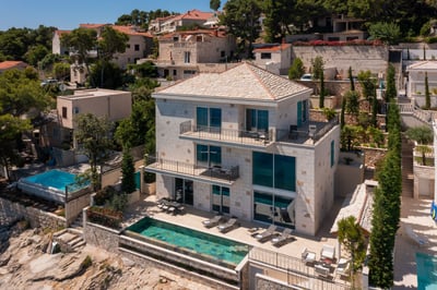 Luxury Villa Photo #5