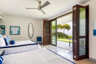 Luxury Villa Photo #24