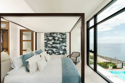 Luxury Villa Photo #37