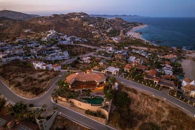 Luxury Villa Photo #38