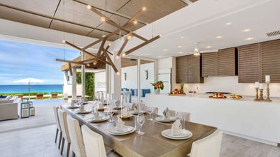 Luxury Villa Photo #11