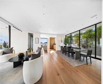 Luxury Villa Photo #23