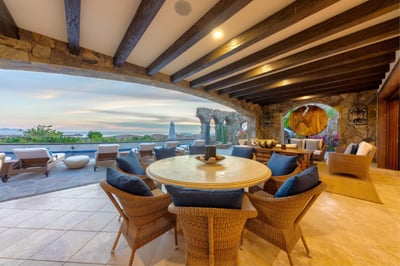 Luxury Villa Photo #22