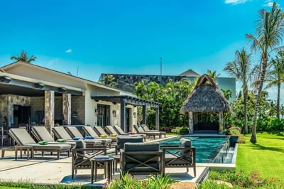 Luxury Villa Photo #3
