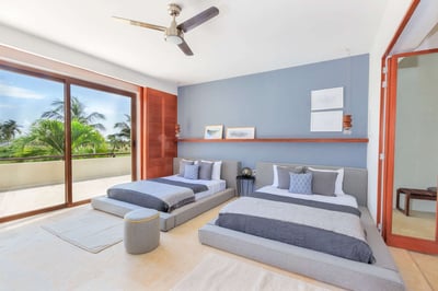 Luxury Villa Photo #14