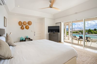 Luxury Villa Photo #38