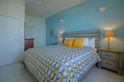 Luxury Villa Photo #18
