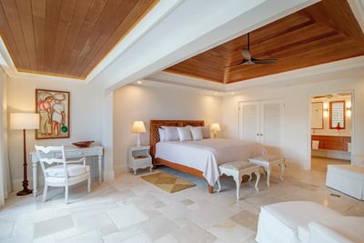 Luxury Villa Photo #12