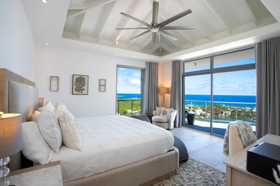 Luxury Villa Photo #32
