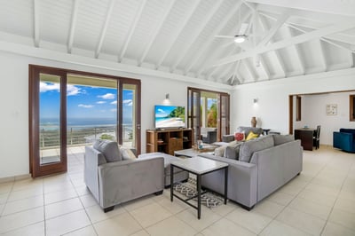Luxury Villa Photo #23
