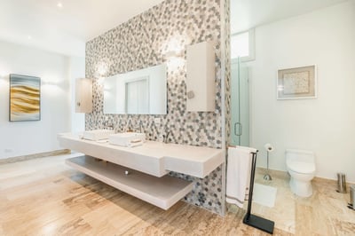 Luxury Villa Photo #41