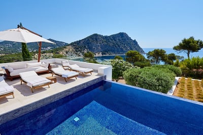 Luxury Villa Photo #4