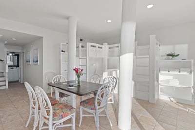 Luxury Villa Photo #32