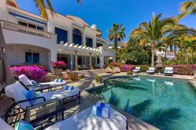 Luxury Villa Photo #4