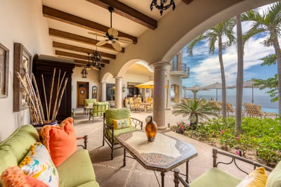 Luxury Villa Photo #18